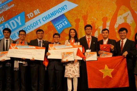 Informatique : une médaille de bronze pour le Vietnam au MOSWC 2015 