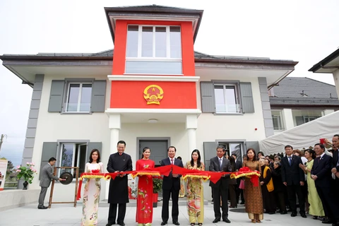 Inauguration du siège de la Mission permanente du Vietnam à Genève 