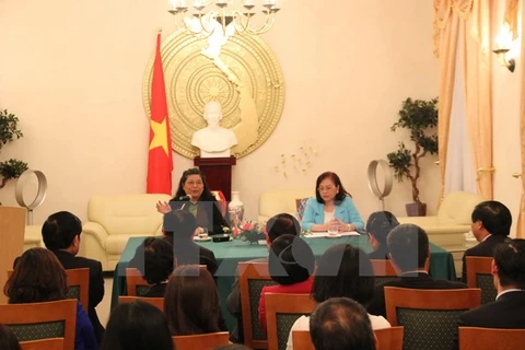 La vice-présidente de l’AN Tong Thi Phong rencontre la diaspora vietnamienne en Allemagne