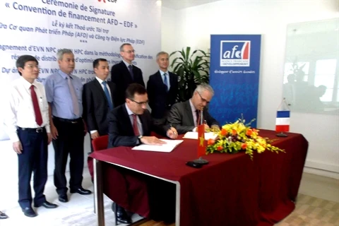 Signature de conventions de financement entre l’AFD et EDF à Hanoi
