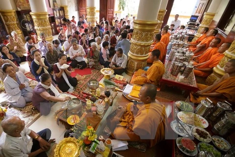HCM-Ville : rencontre de Khmers pour la fête Sene Dolta 