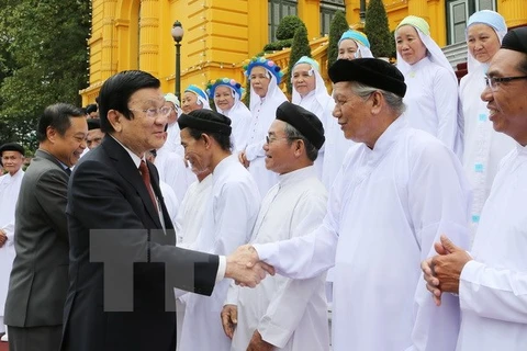 Le président Truong Tan Sang reçoit des dignitaires de l'Église caodaïste du Vietnam