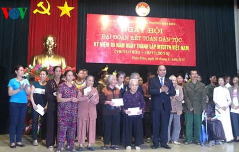 Des dirigeants participent à la Fête de grande union nationale à Hanoi