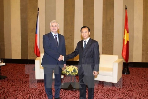 Le président du Sénat tchèque Milan Stech visite la ville de Da Nang