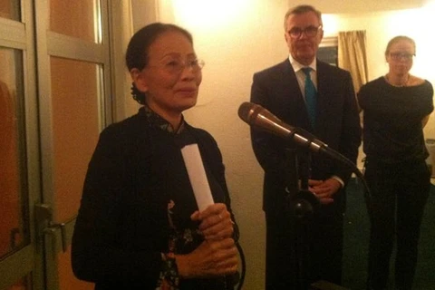Le premier poète vietnamien reçoit le prix littéraire suédois Cikada 