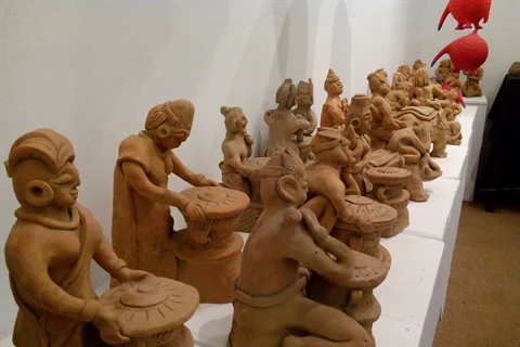 Arts premiers et art contemporain : dialogue entre sculpteurs vietnamiens