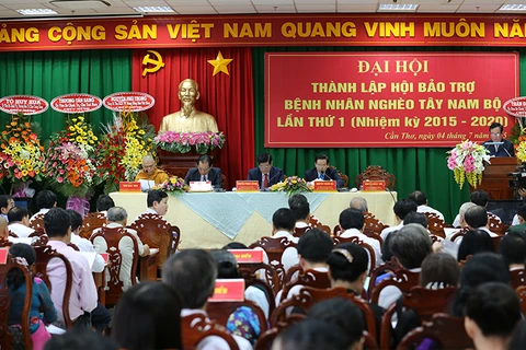 Aide financière aux habitants pauvres du Nam Bo occidental