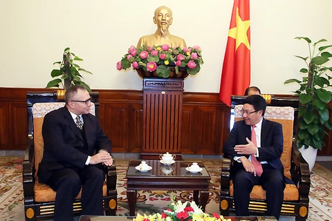 Le vice-Premier ministre Pham Binh Minh rencontre l'ambassadeur turc