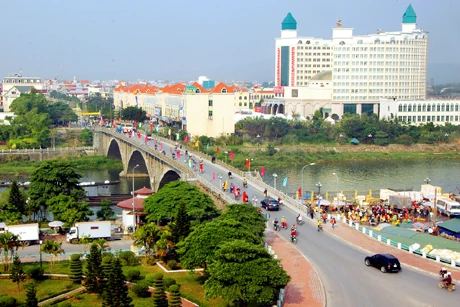 Quang Ninh : Mong Cai accueille son millionnième touriste de 2015