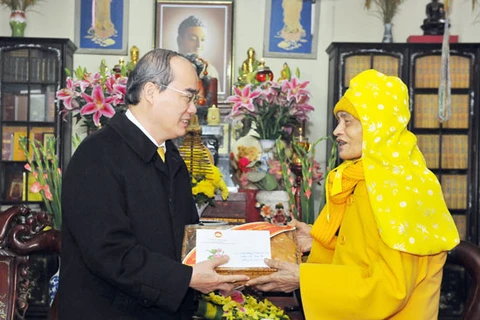 Le président du CC du FPV formule ses vœux du Têt au vénérable Thich Pho Tue
