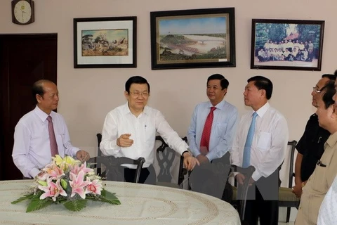 Le chef de l’Etat formule ses vœux du Têt à la population de Vinh Long