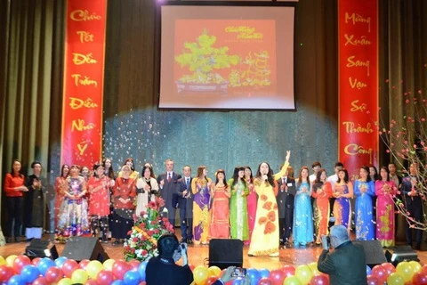 La diaspora vietnamienne en Ukraine et en Australie fête le Têt traditionnel