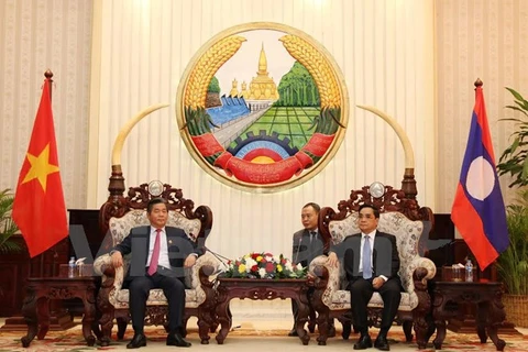 Coopération efficace entre les ministres vietnamien et laotien du Plan et de l'Investissement
