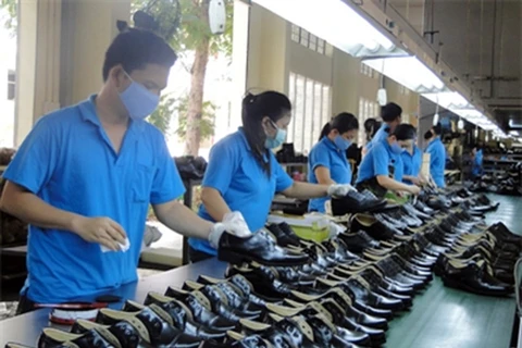 La CE évalue la régularité de taxes antidumping sur certaines chaussures vietnamiennes