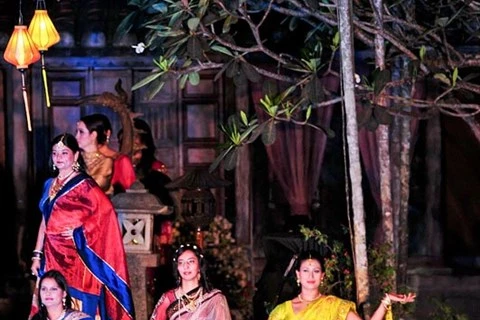 L’ao dài et le sari, vedettes d’un défilé de mode à Ho Chi Minh-Ville