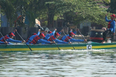 Binh Thuan remporte un Festival international des bateaux-dragons