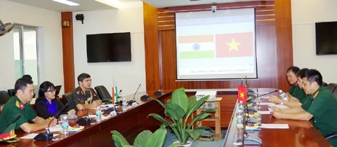 Des diplomates indiens en visite à l’Université des télécommunications