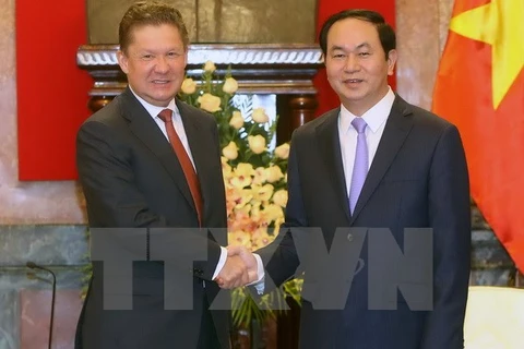 Le président du groupe russe Gazprom reçu par des dirigeants vietnamiens