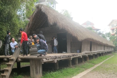 Rénovation des nhà rông et nhà dài du Musée d’ethnographie du Vietnam