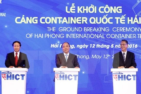 Le PM lance la construction du port international à conteneurs de Hai Phong