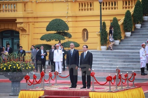 Cérémonie d'accueil du président Barack Obama à Hanoi