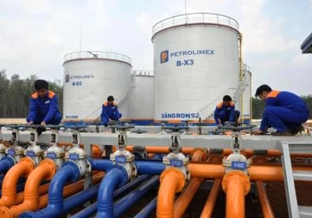 Singapour reste le premier fournisseur de carburants du Vietnam