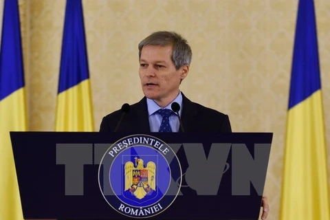 Le Premier ministre roumain entame une visite officielle au Vietnam
