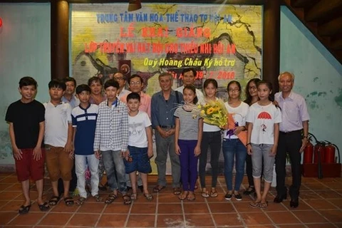 Hoi An ouvre un cours de théâtre classique pour les enfants