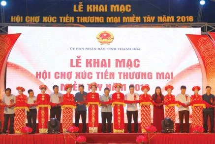 Foire de promotion du commerce de la région de l’ouest de Thanh Hoa 2016