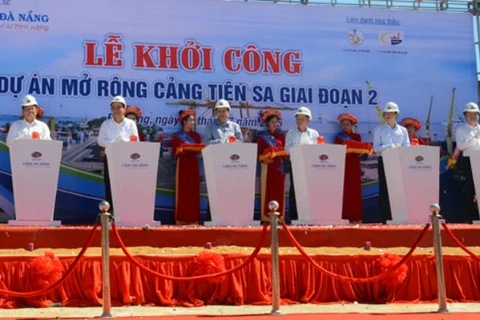 Coup d'envoi de la 2e phase du projet d’agrandissement du port maritime de Tien Sa