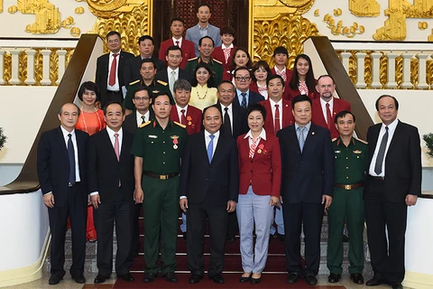 Le PM félicite les sportifs vietnamiens participant aux JO de Rio de Janeiro