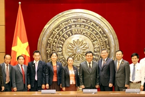 Vietnam et Laos partagent d’expériences dans la gestion des conseils populaires 