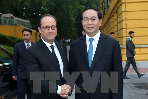 Cérémonie d’accueil du président français François Hollande