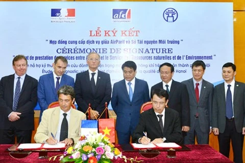 La France soutient Hanoi pour améliorer son réseau de surveillance de la qualité de l'air