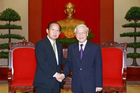 Le chef du PCV Nguyen Phu Trong reçoit le secrétaire général du PLD (Japon)