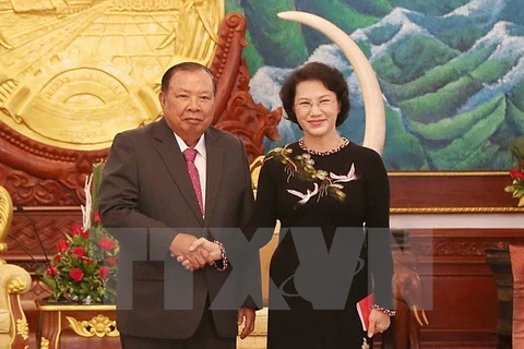 La présidente de l’AN du Vietnam rencontre le leader du Parti populaire révolutionnaire du Laos
