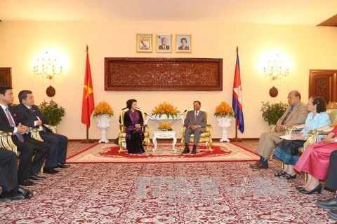 Vietnam et Cambodge s’engagent à promouvoir les liens bilatéraux