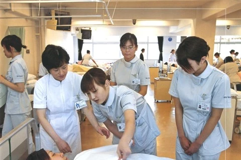 Le Japon, la nouvelle terre promise des professionnels de la santé