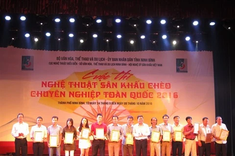Ninh Binh : 47 médailles d'or au concours national d'art scénique de chèo 2016