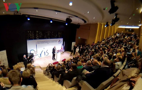 Le Vietnam au congrès annuel de l’Association mondiale de la presse russe à Paris 