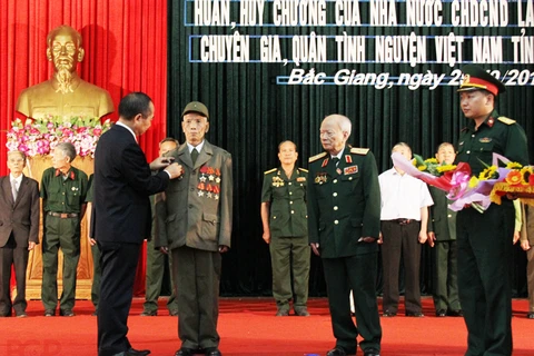 Le Laos met à l’honneur des volontaires et experts de Bac Giang