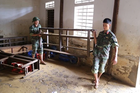 Quang Binh : après les crues, l’entraide
