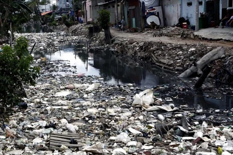 Des entreprises japonaises veulent investir dans le secteur de l'environnement au Vietnam