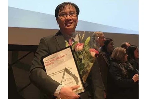 Un jeune docteur vietnamien honoré en Australie