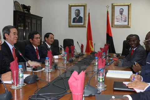 Le Vietnam et l'Angola stimulent la coopération économique
