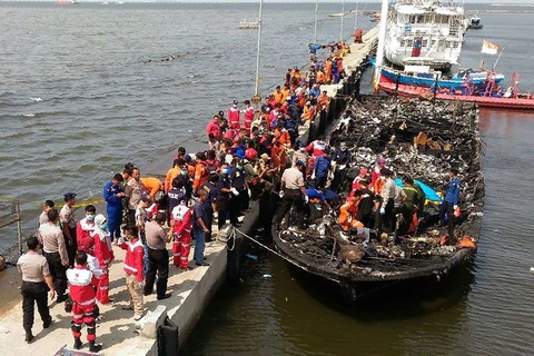 Indonésie : au moins 23 morts dans l'incendie d'un bateau