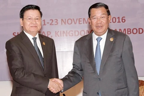 Inauguration de la nouvelle paire de portes frontalières entre le Cambodge et le Laos