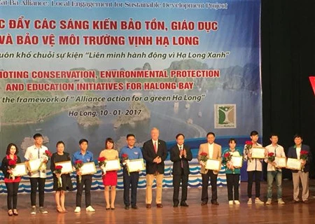 Promouvoir les initiatives de protection de l’environnement de la baie de Ha Long