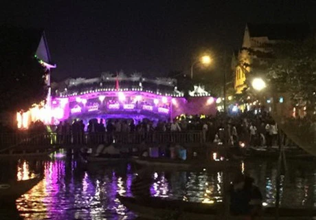 La vieille ville de Hôi An brille au Festival des lumières 2017