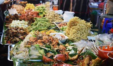 Premier festival international des plats de rue au Vietnam